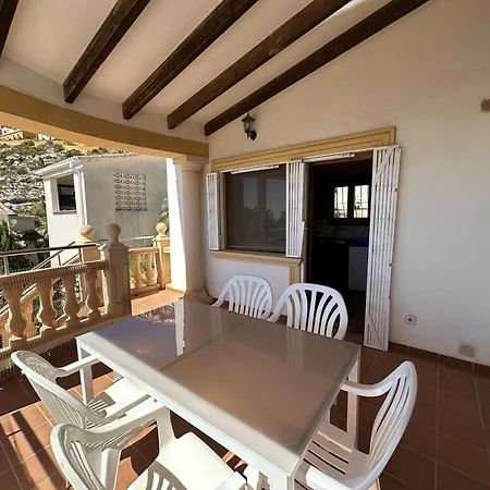 Karina Willa Benitachell