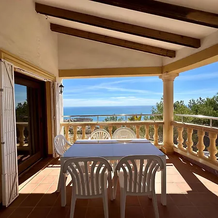 Karina بينيتاشيل