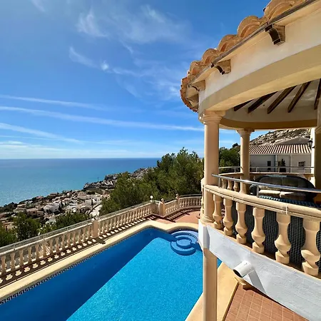 Karina - Salco La Cumbre Villa *