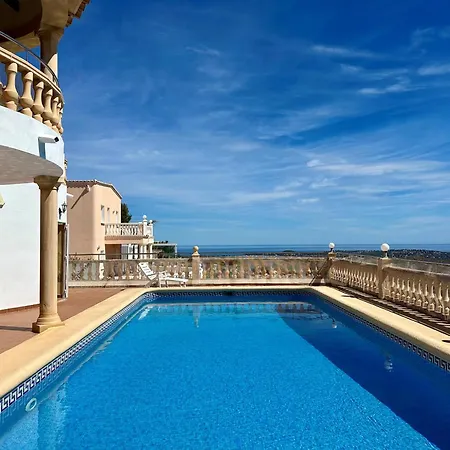 Karina Willa Benitachell